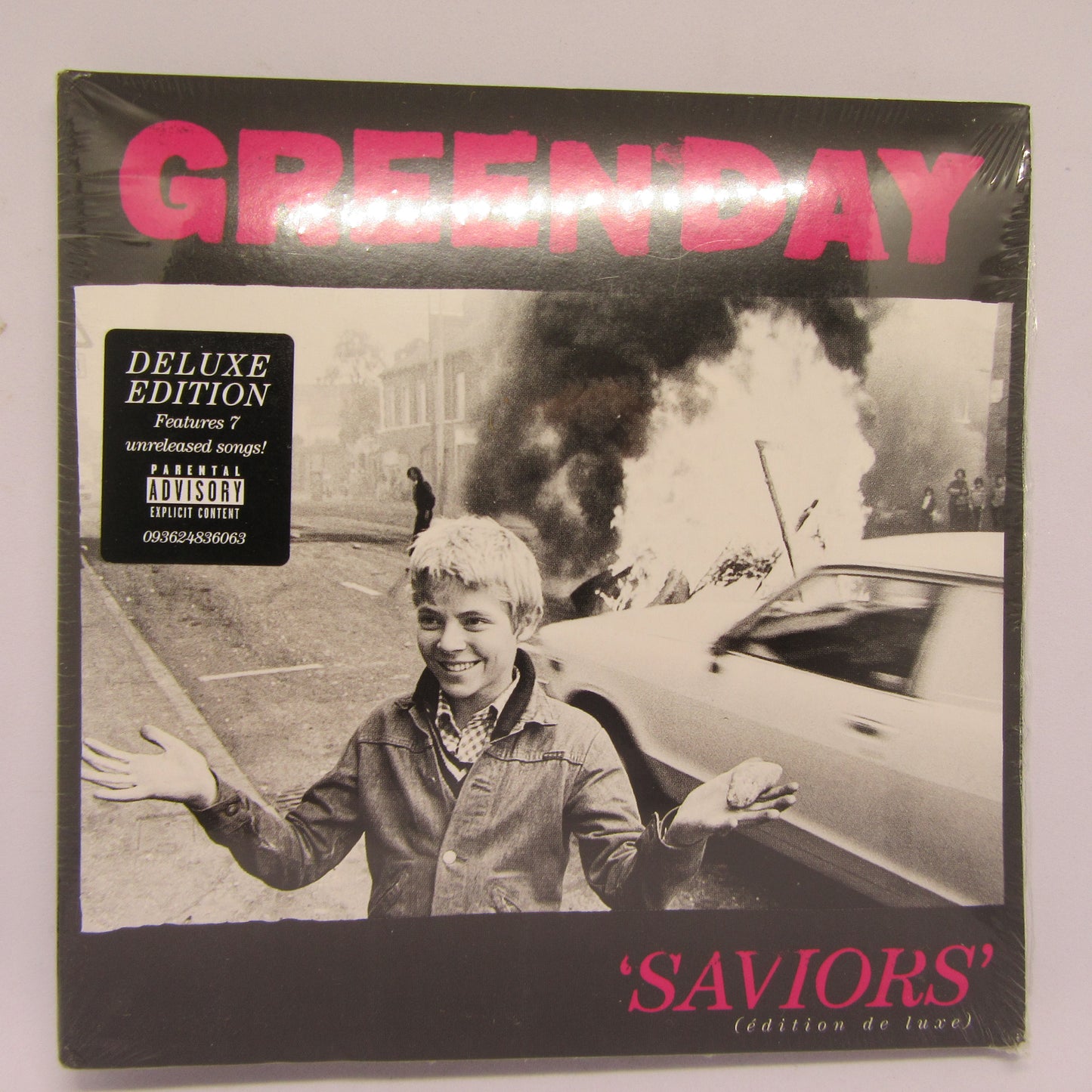 Saviors (édition de luxe) [Digipak]